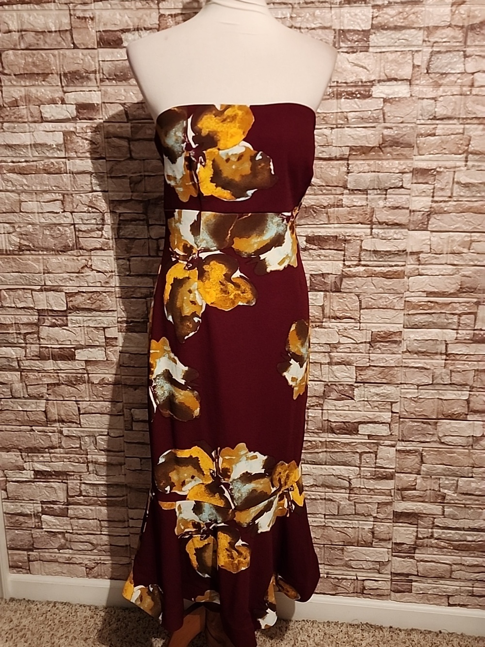 Bisou Bisou Michael Bohbot Elegant Strapless Floral Burgundy Dress
